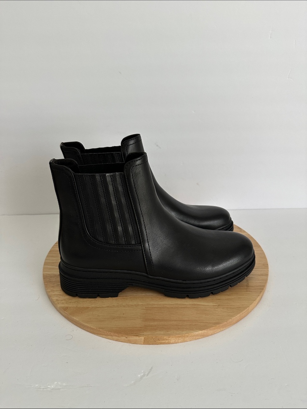 B.O.C. Born Linn Chelsea Boot